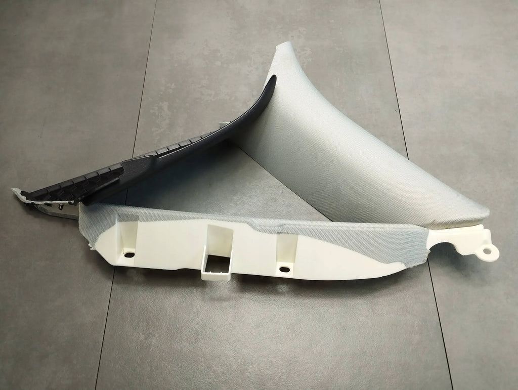 Audi A6 C7 4G POST COVER RIGHT 4G5867288