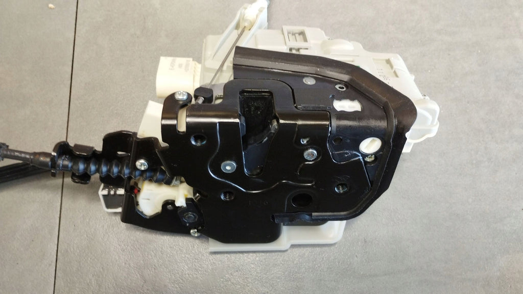 Audi A7 4G 2016 DOOR LOCK RIGHT REAR 4G8839016