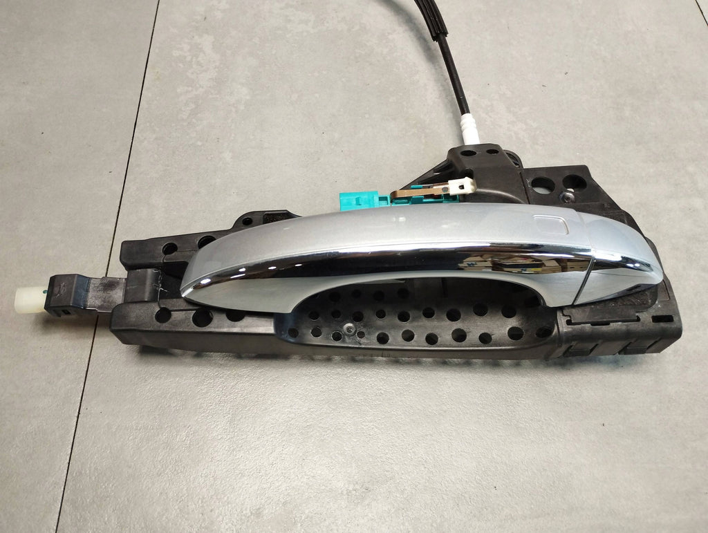 Audi A7 4G 2016 HANDLE RIGHT FRONT KESSY CHROME LED LZ7G