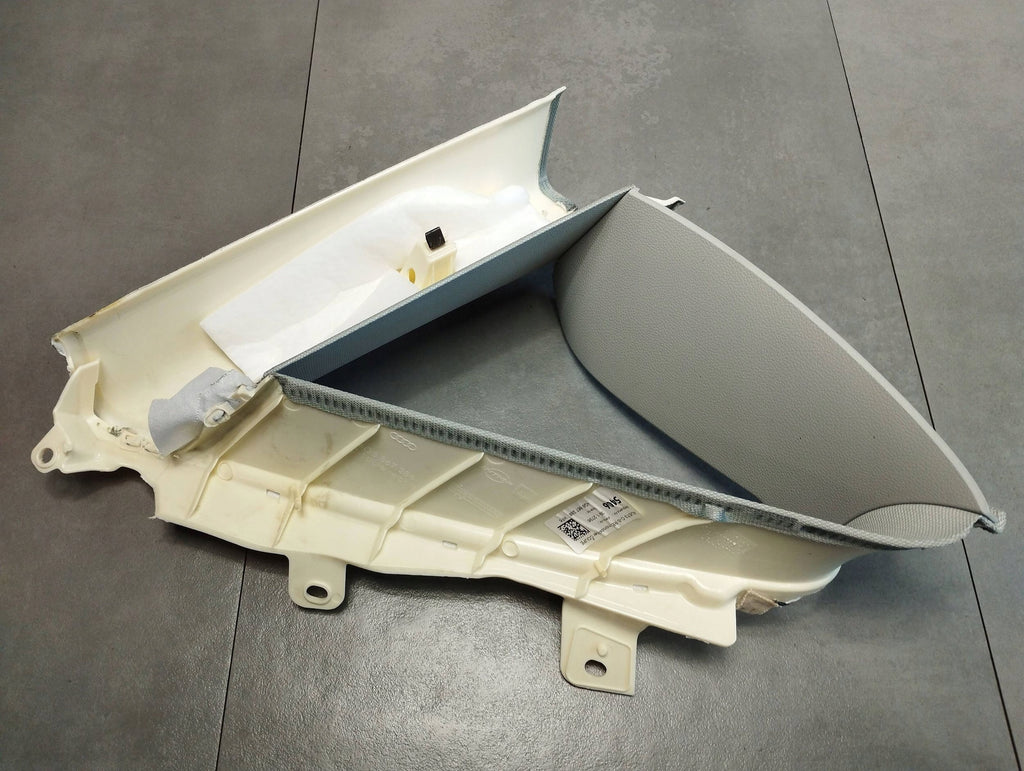 Audi A7 4G 2016 POST COVER RIGHT 4G8867288