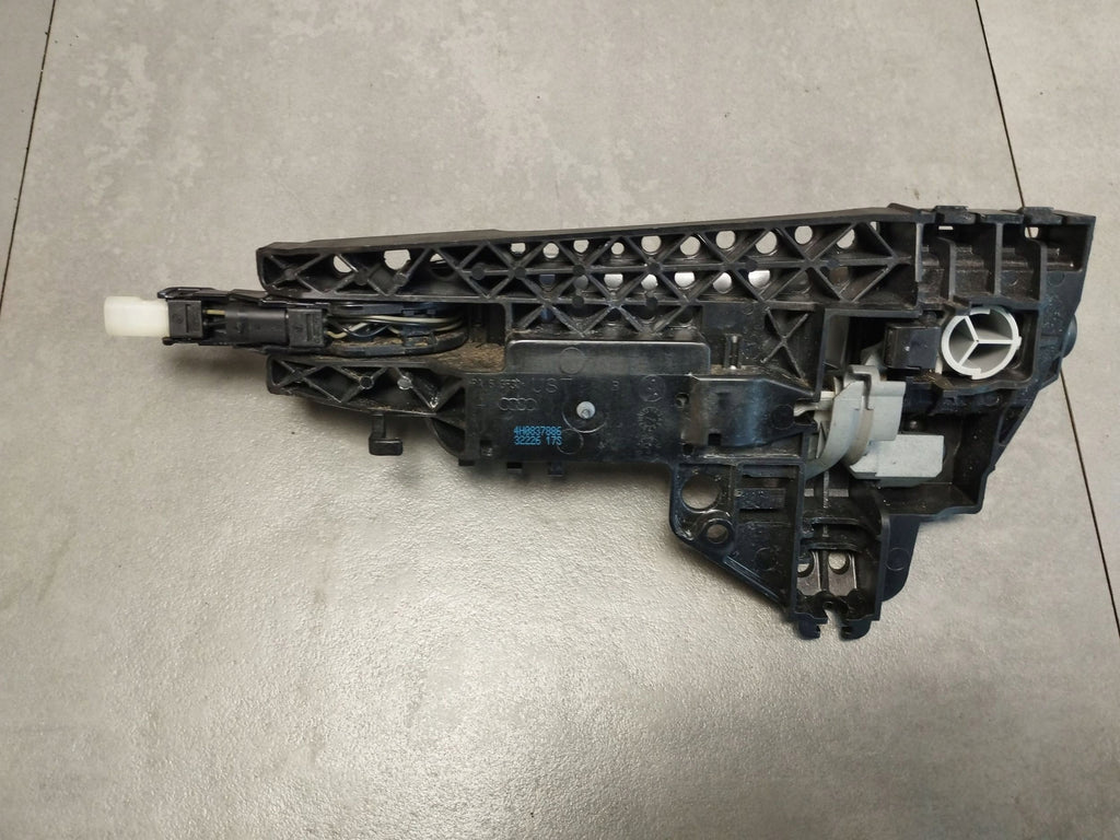 Audi A8 D4 4H HANDLE RIGHT FRONT KESSY LZ7G 4H0837886