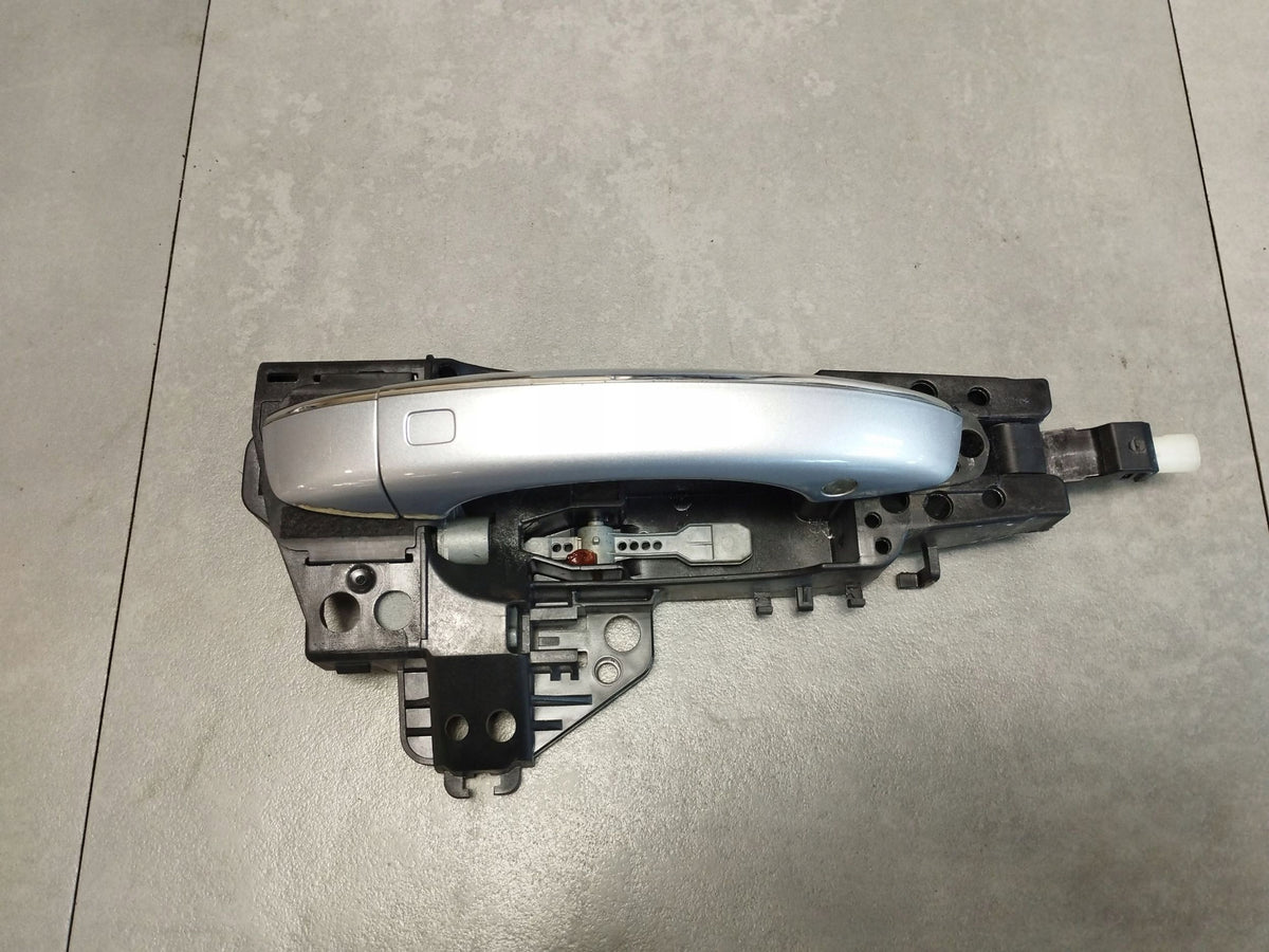 Audi A8 D4 4H HANDLE RIGHT FRONT KESSY LZ7G 4H0837886