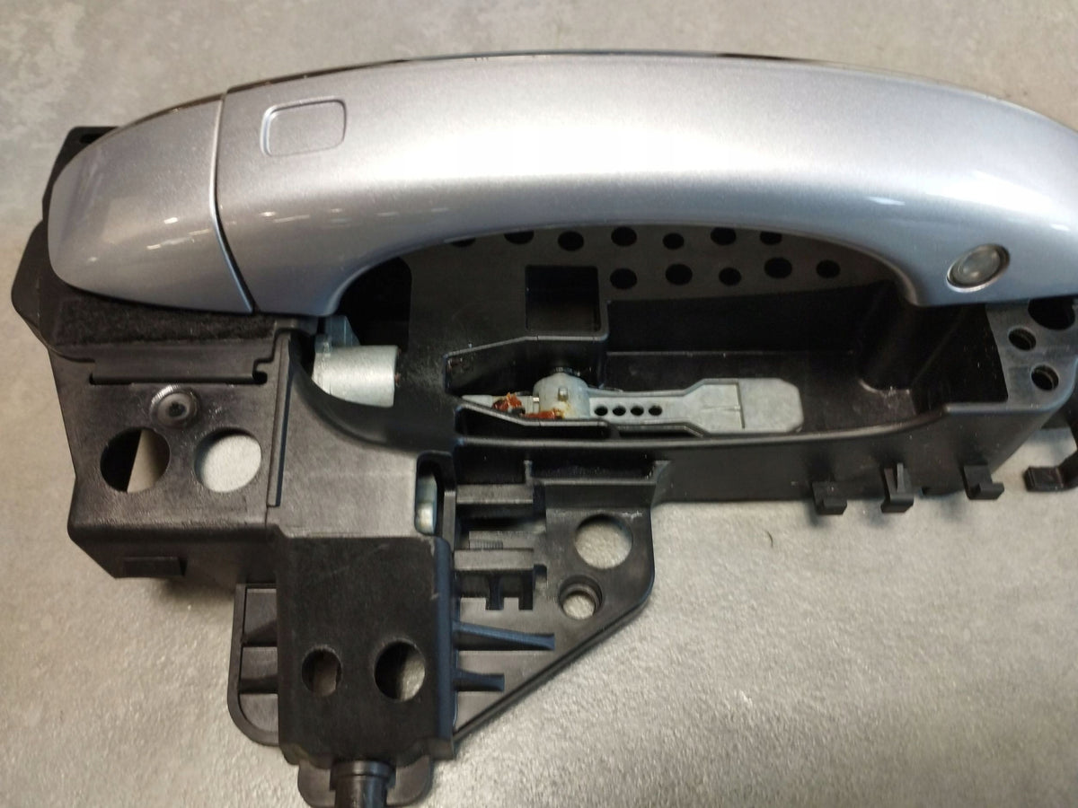 Audi A8 D4 4H HANDLE RIGHT REAR KESSY 4H0839886 LZ7G