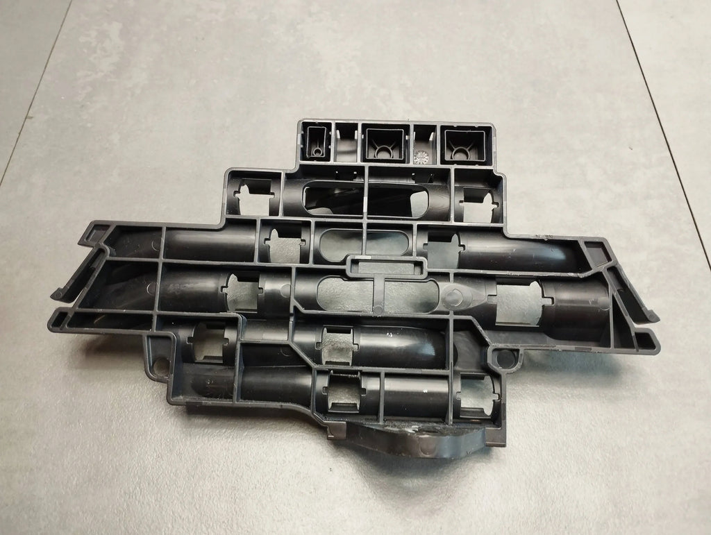 Audi Q4 e-tron HANDLE BEAM 100132413