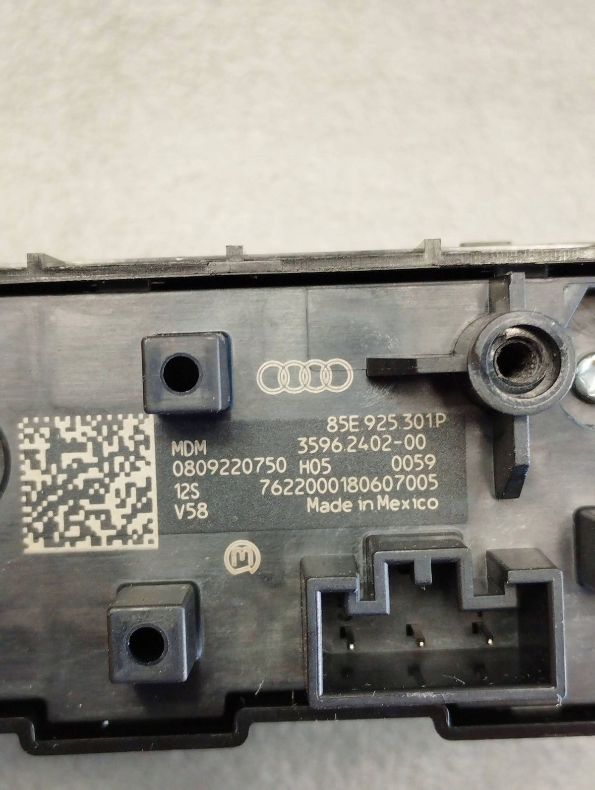 Audi Q4 e-tron MULTIFUNCTION SWITCH 85E925301P