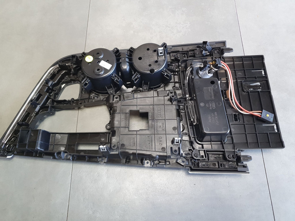 Audi Q7 4M Center Console Ashtray 4M1863273A