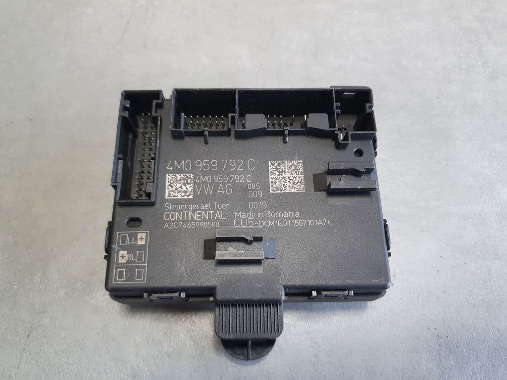 Audi Q7 4M Door Module Right Front 4M0959792C