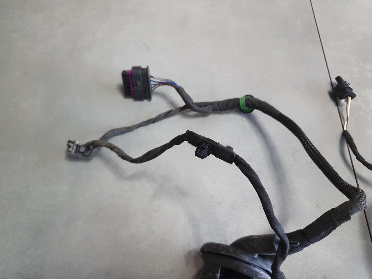 Audi Q7 4M Door grommet right front 4M0971030GA