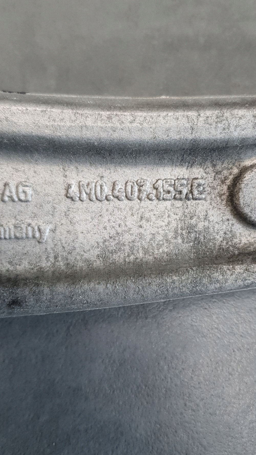 Audi Q8 Control arm left front 4M0407155E