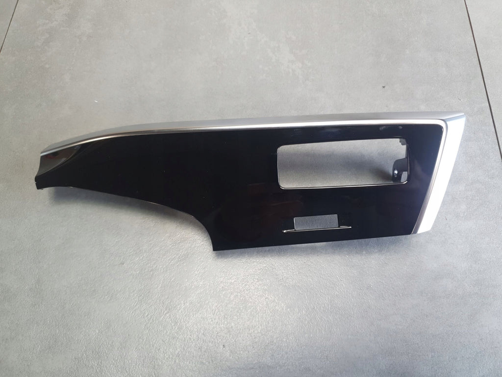 Audi Q8 Decorative board strip 4M8857237