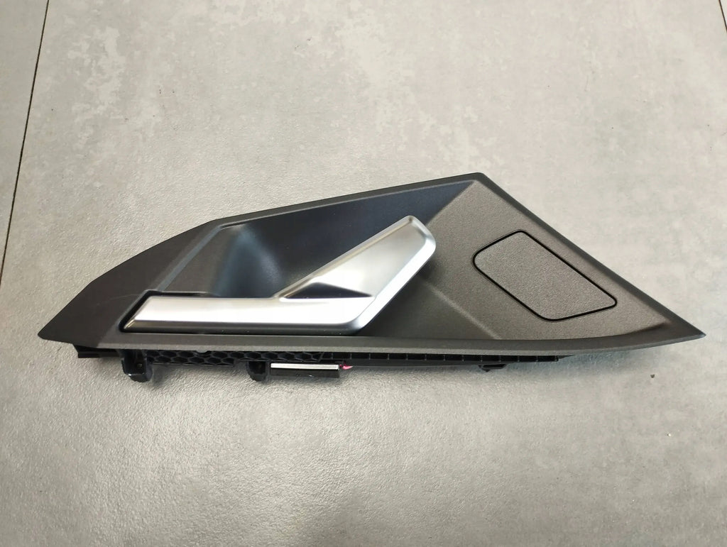 Audi S3 A3 8Y INTERIOR DOOR HANDLE RIGHT FRONT 8Y0837020