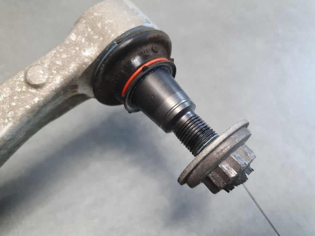 Audi SQ6 e-tron Control arm left front 85E407693H