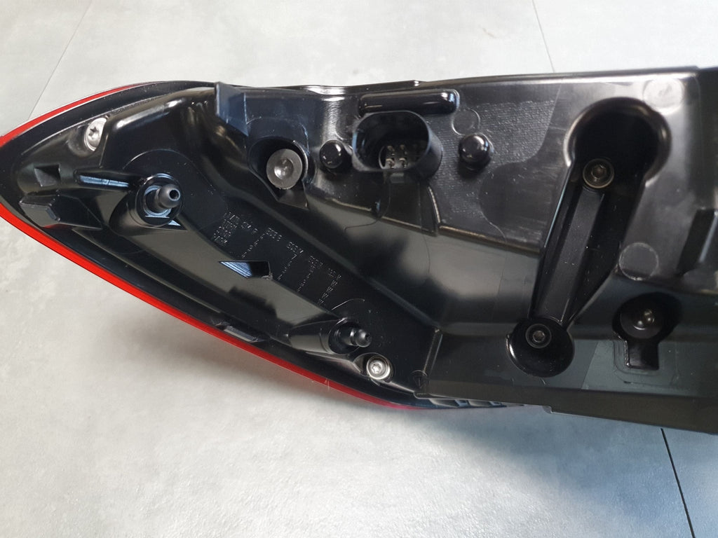 Audi SQ6 e-tron Lamp right rear oled 85H945208