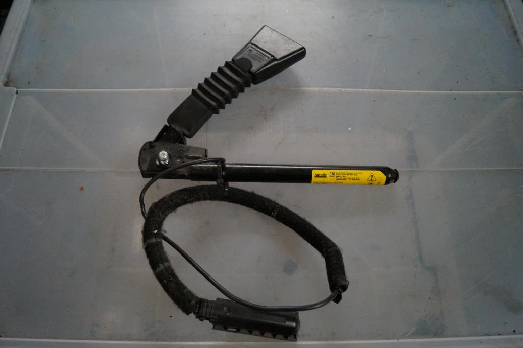 PRÉTENSIONNEUR DE CEINTURE DROIT AVANT OPEL MERIVA A 13130378