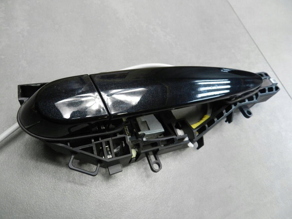 BMW 2 F22 COUPE DOOR HANDLE RIGHT BLACK 475
