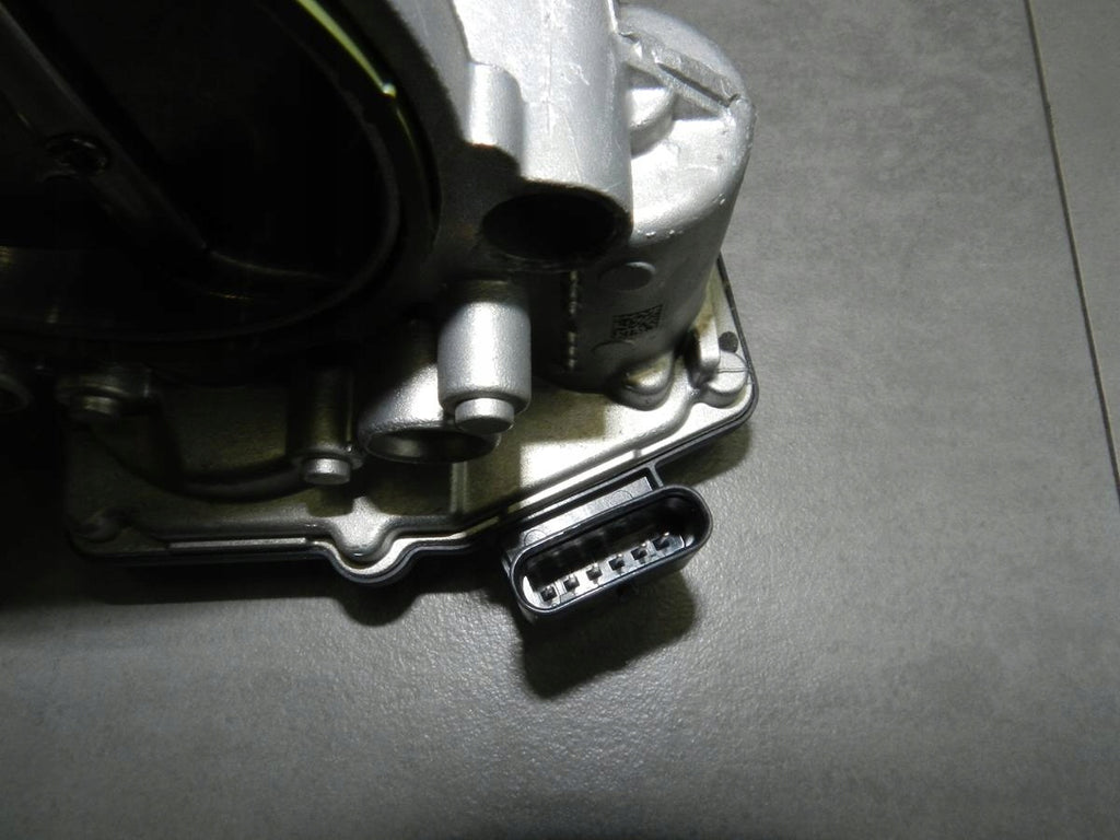 BMW 2 F22 M240i THROTTLE 8623324