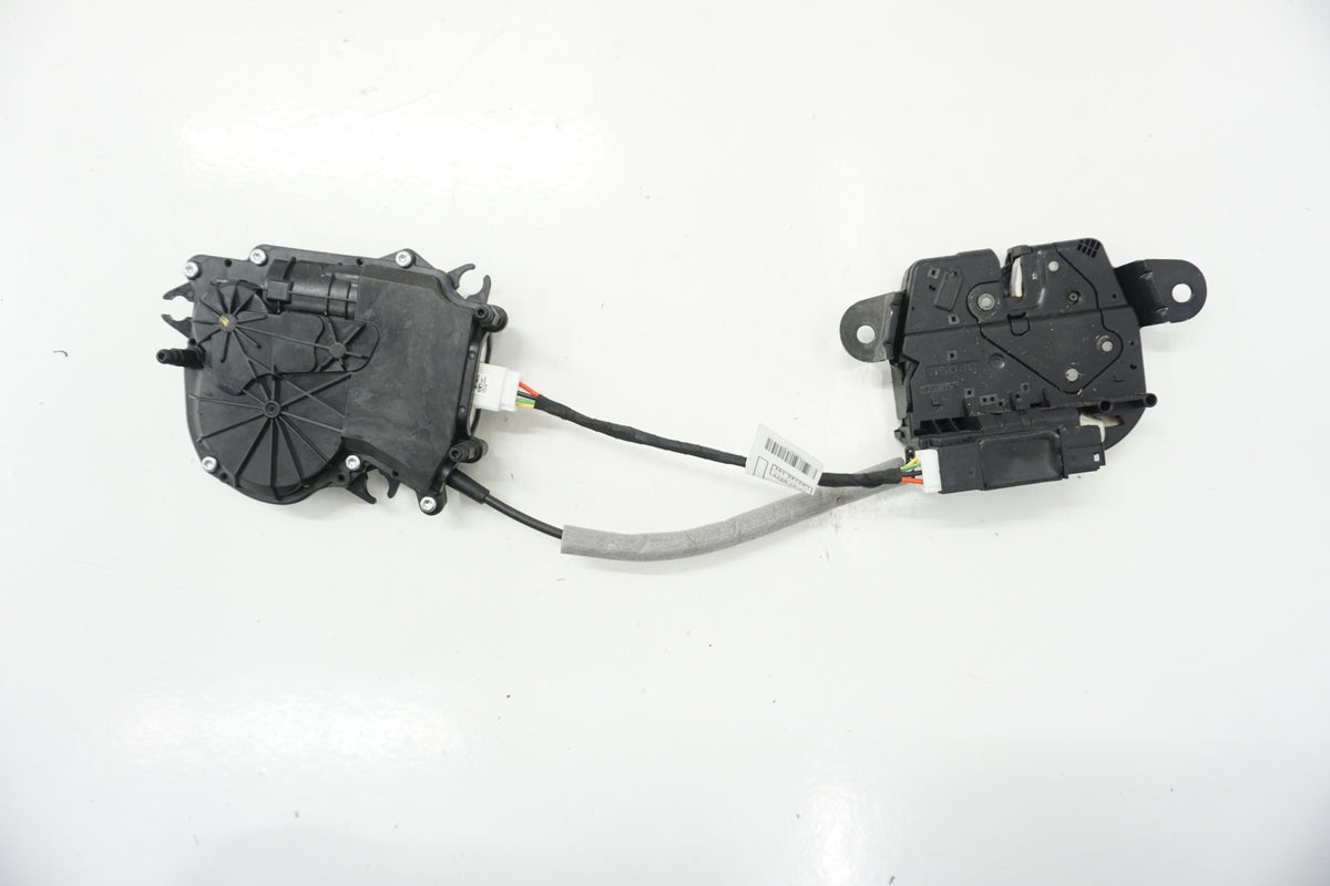 BMW 2 F46 FLAP LOCK REAR PULL 7348530