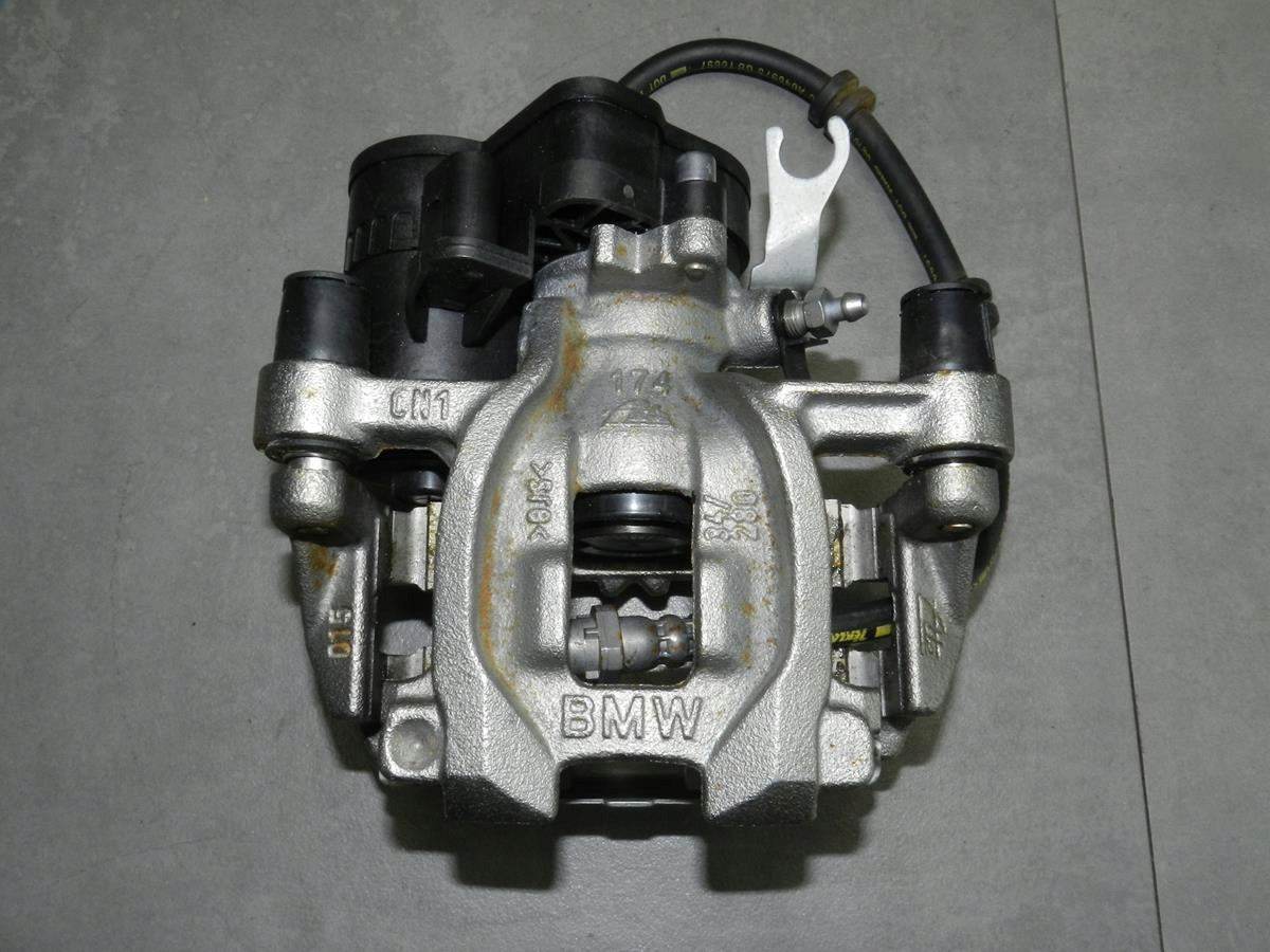 BMW 2 GT F46 218i CLAMP RIGHT REAR 6798958