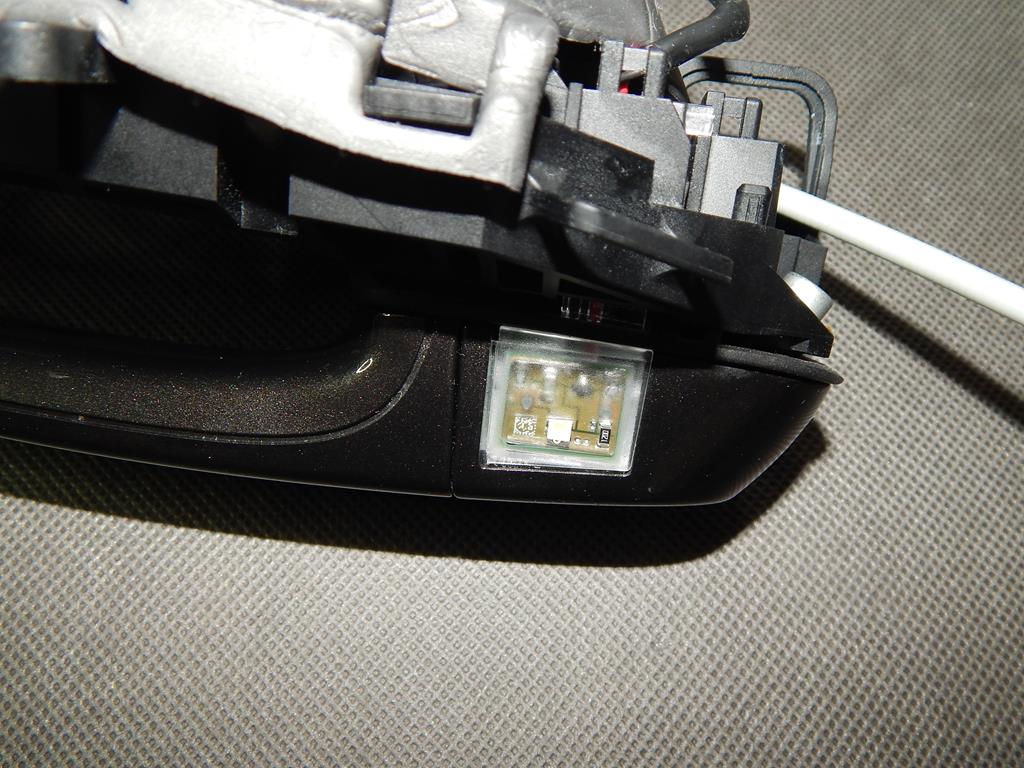 BMW 3 F30 DOOR HANDLE RIGHT REAR ILLUMINATED B65