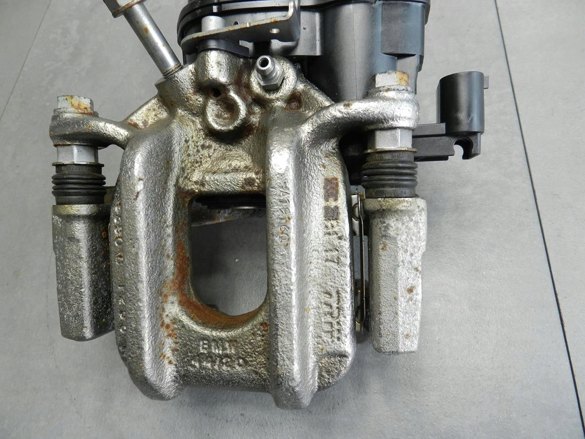 BMW 5 F10 520i CLAMP RIGHT REAR