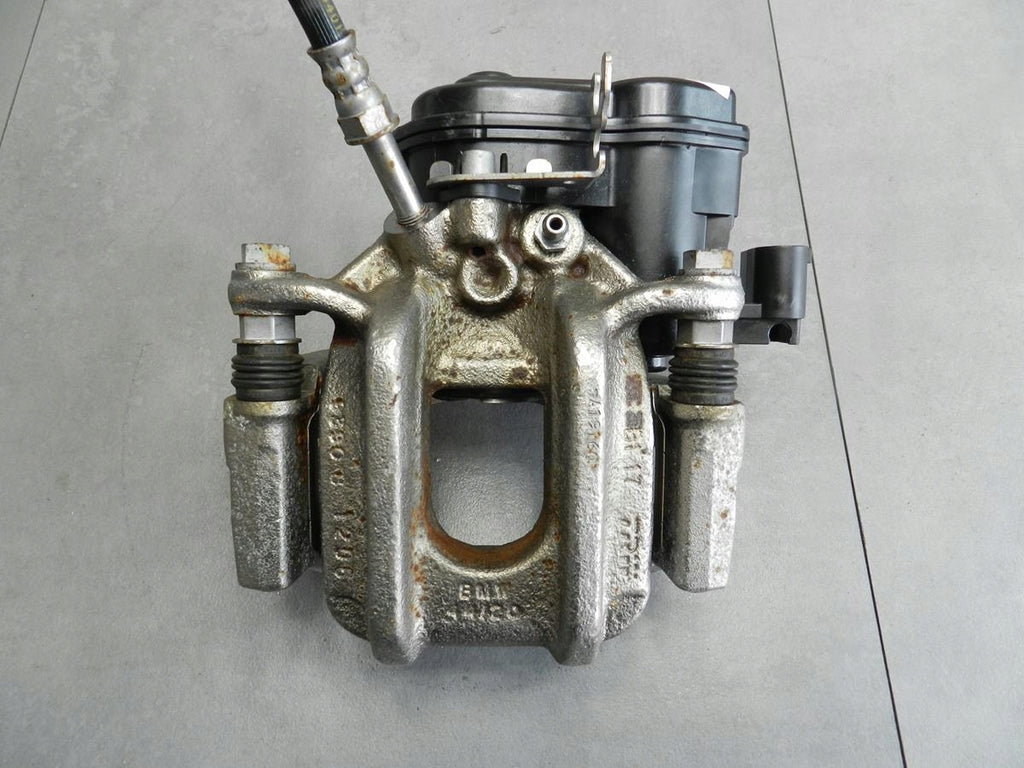 BMW 5 F10 520i CLAMP RIGHT REAR