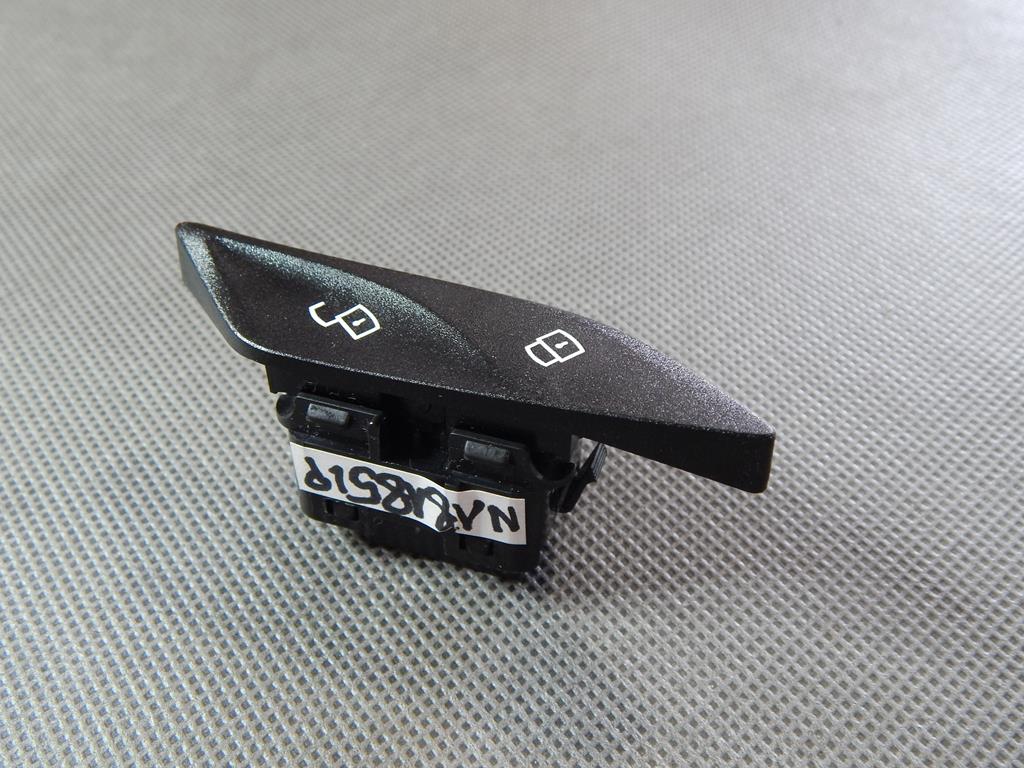 BMW 5 G30 LOCK SWITCH LEFT FRONT 9354761