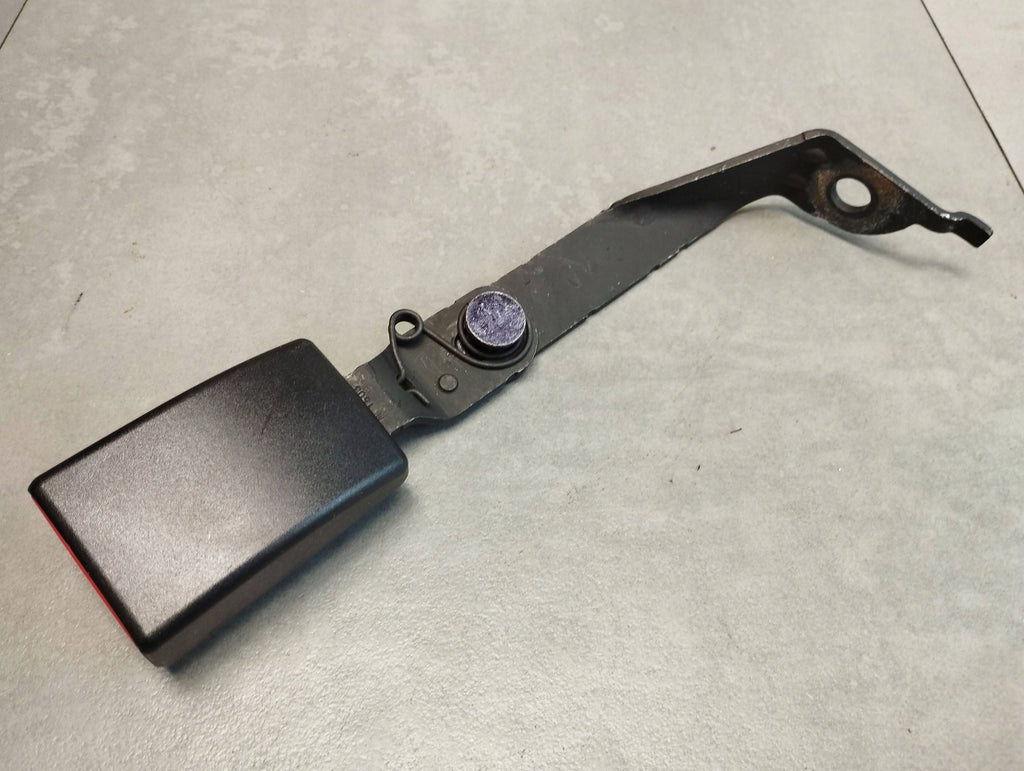 BMW 7 G11 BUCKLE BELT CLASP 7356625