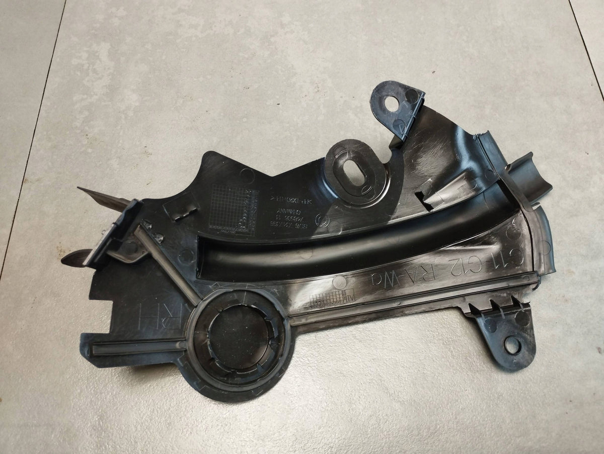 BMW 7 G11 COVER SEAL RIGHT 7347396