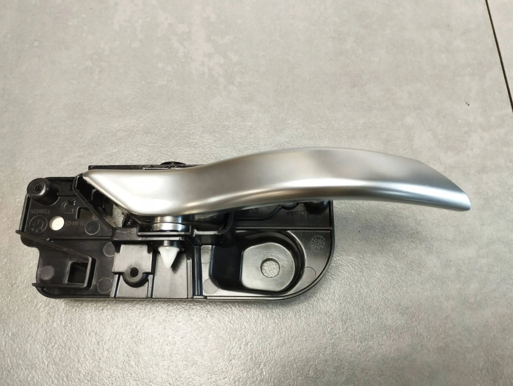 BMW 7 G11 INTERIOR DOOR HANDLE RIGHT FRONT 7398826