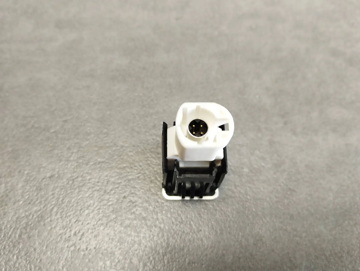 BMW 7 G11 USB 74558010 SOCKET
