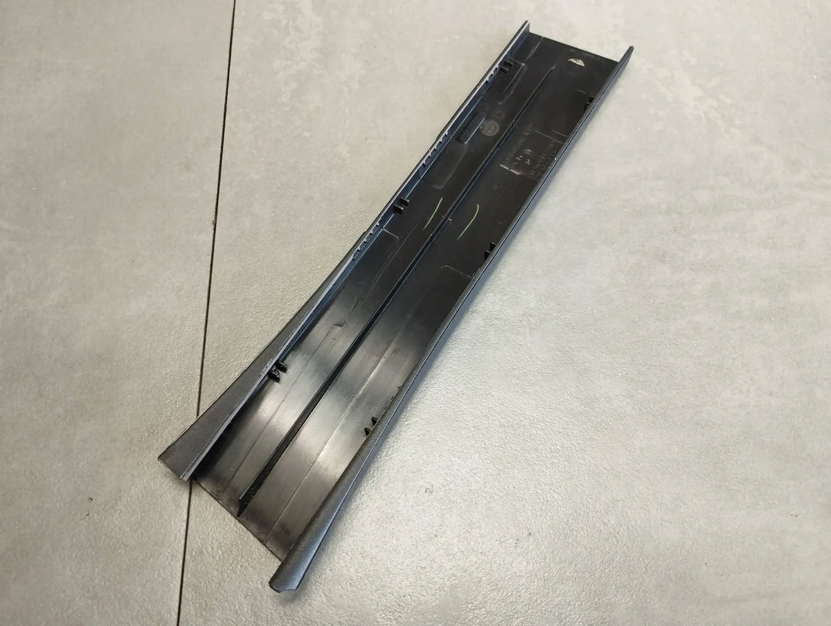 BMW 7 G11 WINDOW GUIDE RIGHT REAR 7377308