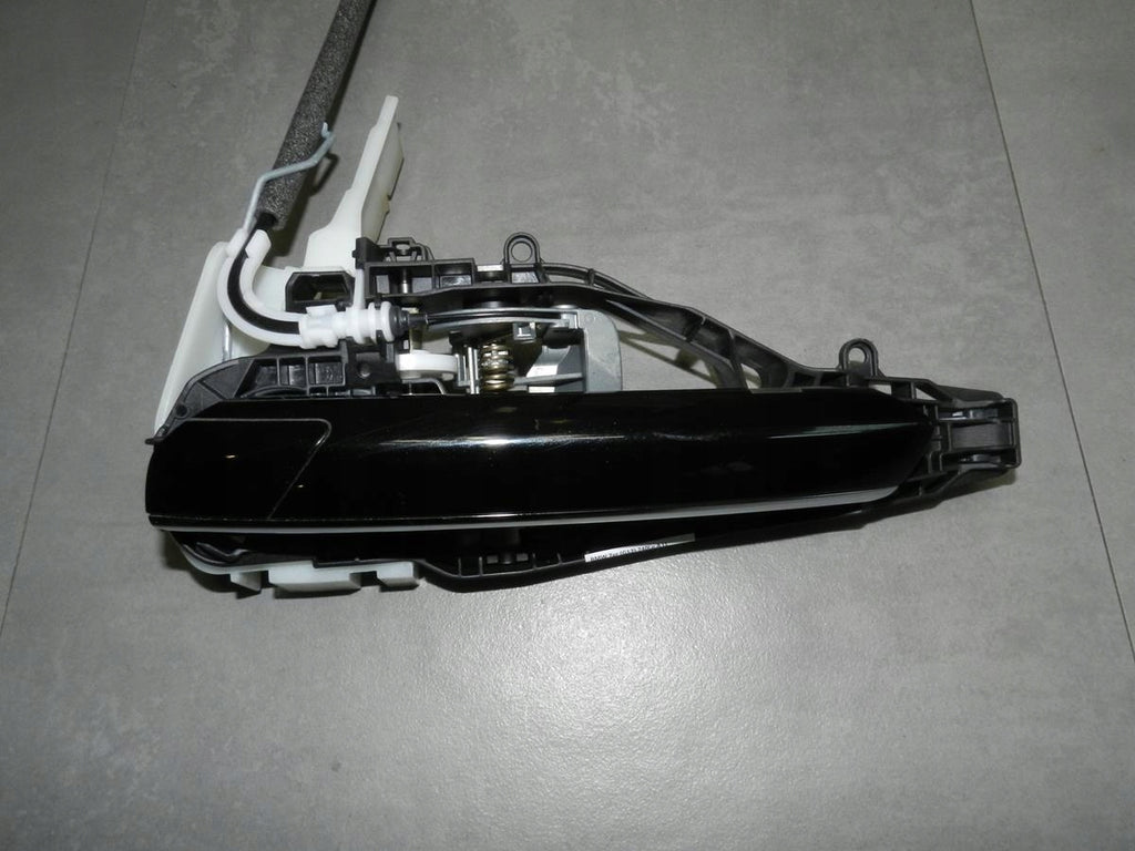 BMW 7 G12 HANDLE LEFT FRONT 475 KEYLESS
