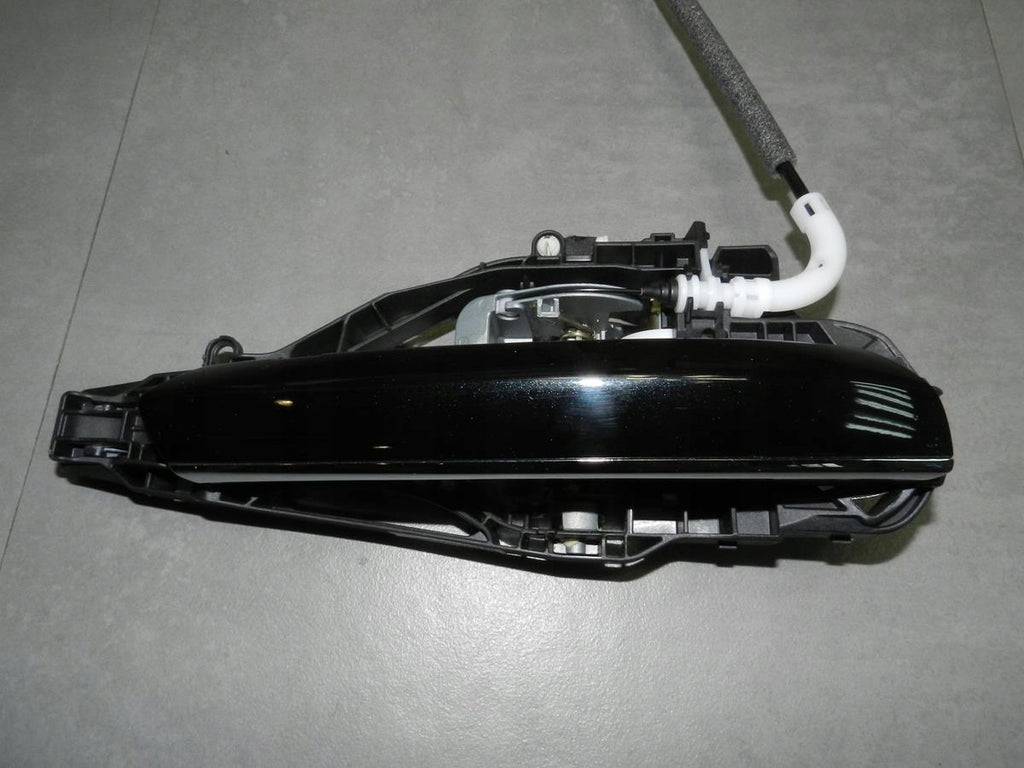 BMW 7 G12 HANDLE RIGHT FRONT KEYLESS 475