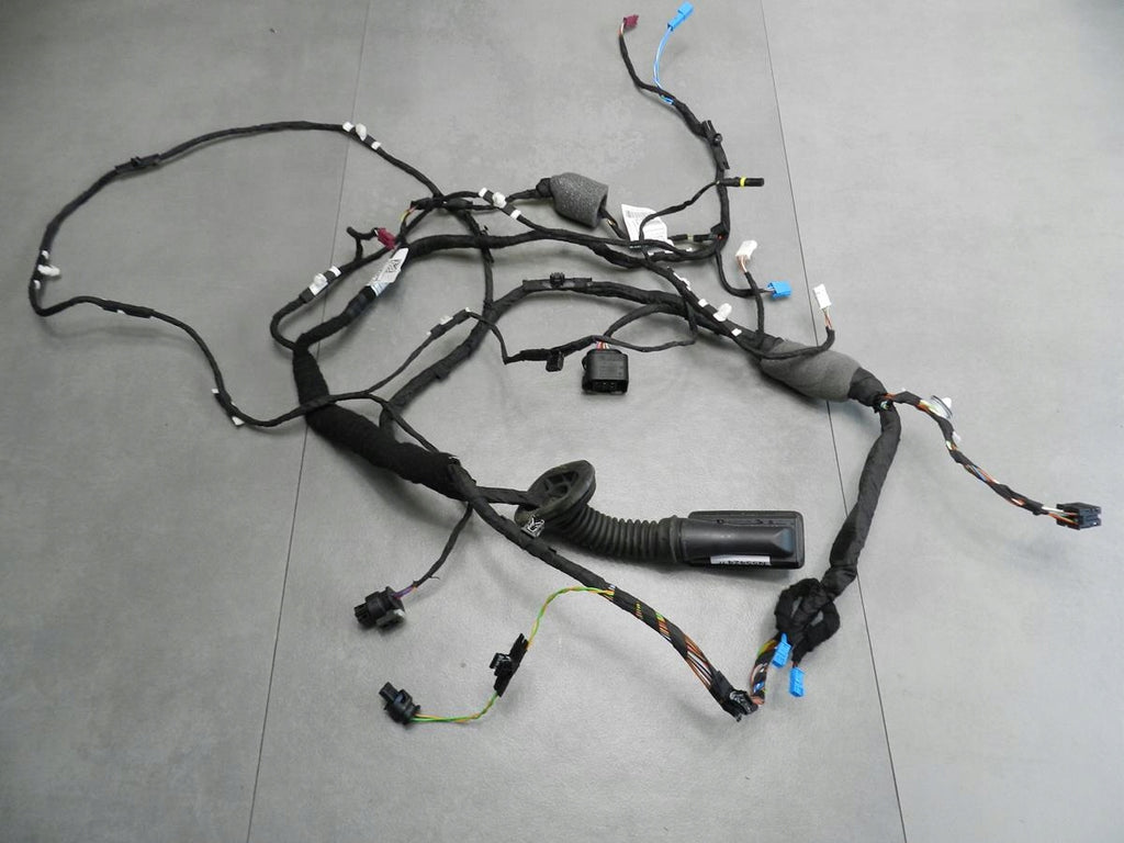 BMW 8 G15 DOOR HARNESS RIGHT 7928101