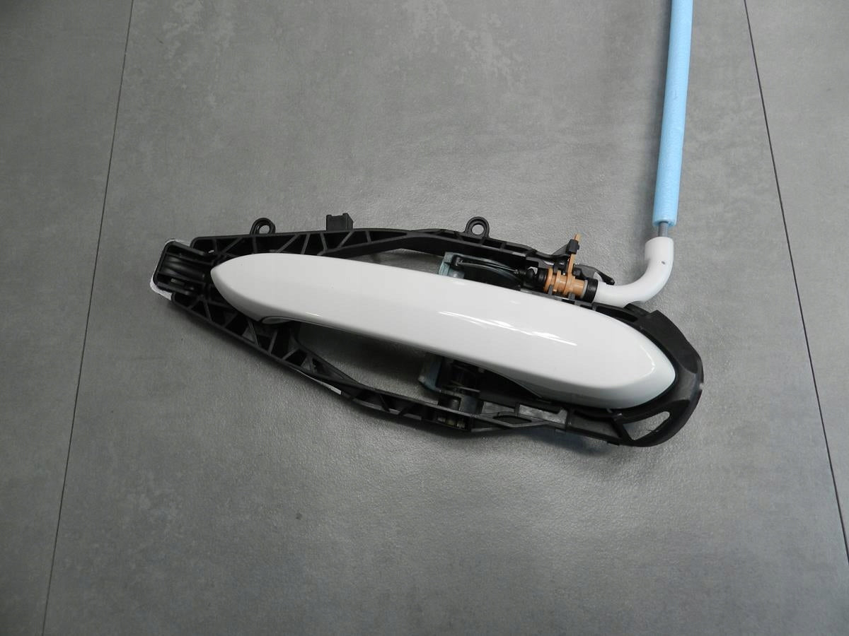 BMW 8 G15 HANDLE RIGHT LED A300