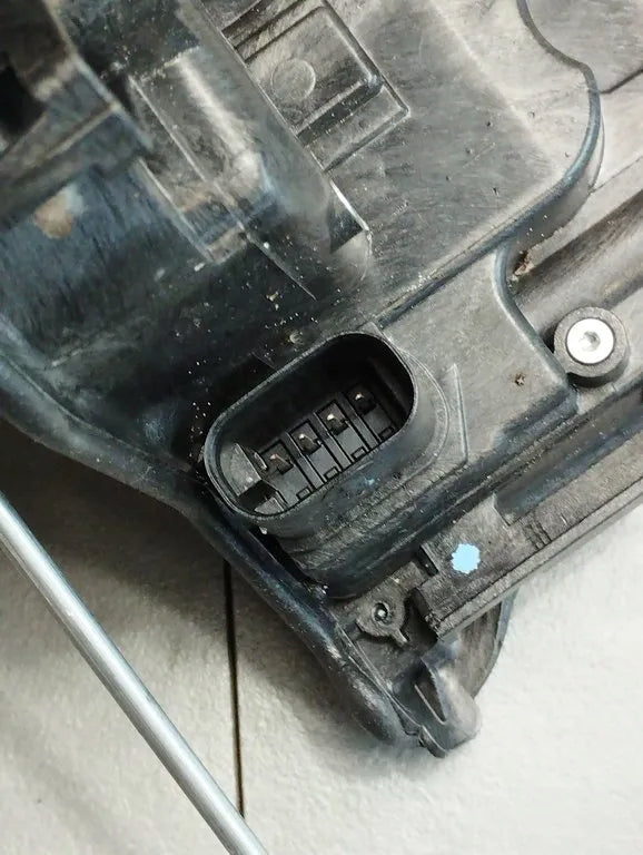 BMW X1 F48 LOCK RIGHT REAR 7281940