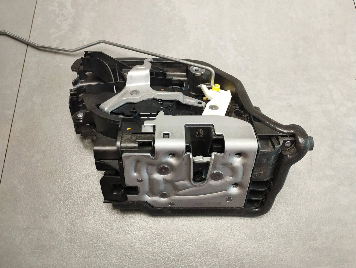 BMW X1 F48 LOCK RIGHT REAR 7281940