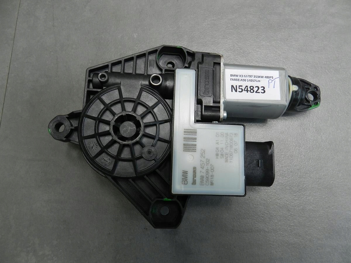 BMW X3 M F97 WINDSCREEN MOTOR RIGHT REAR 7457252