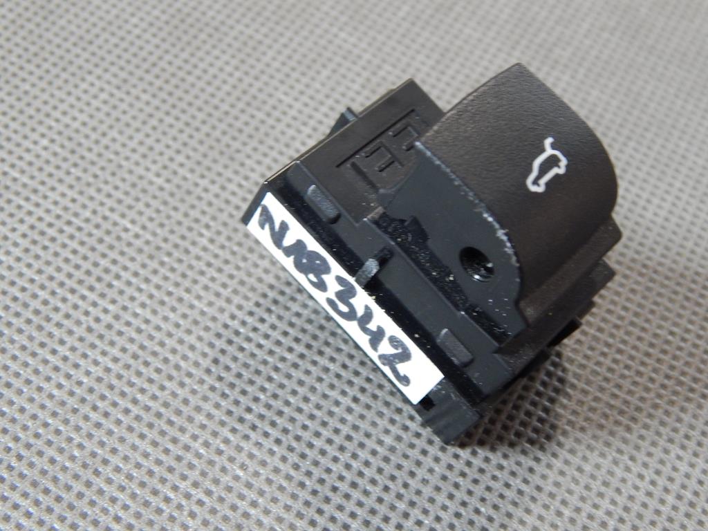 BMW X4 F26 FLAP OPENING SWITCH