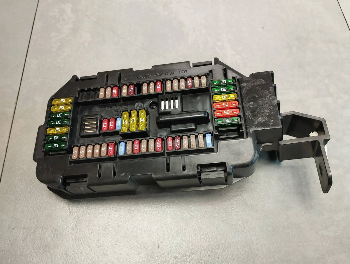 BMW X5 F15 FUSE BOX 9265835
