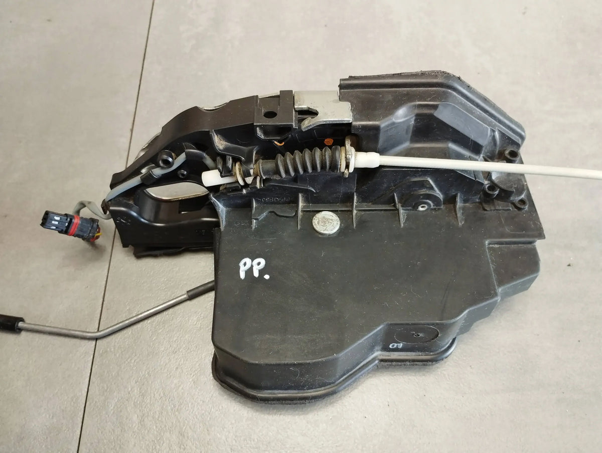 BMW X6 E71 LOCK RIGHT FRONT 7315022