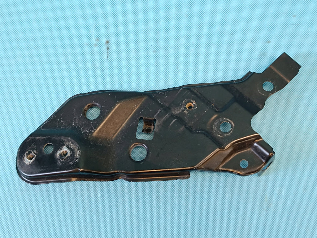 CUPRA FORMENTOR 1.5 TSI 2023 R MOUNTING BELT BRACKET FRONT LEFT 5FF806929