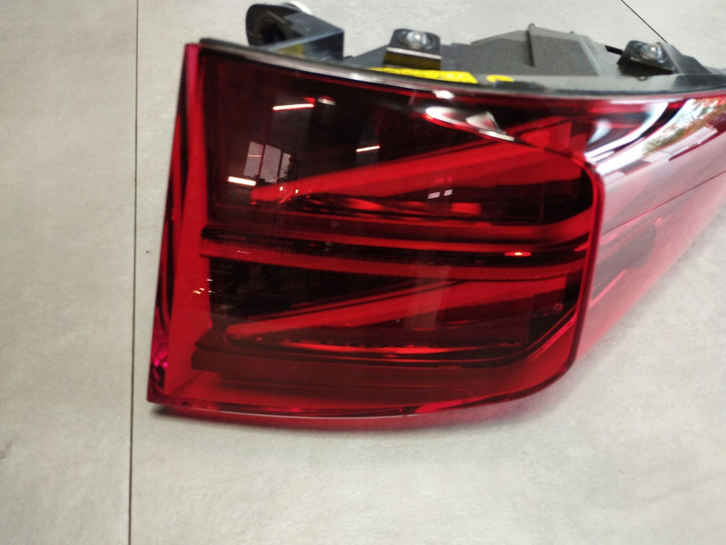 Cupra Formentor Lamp left rear 5FF945207A
