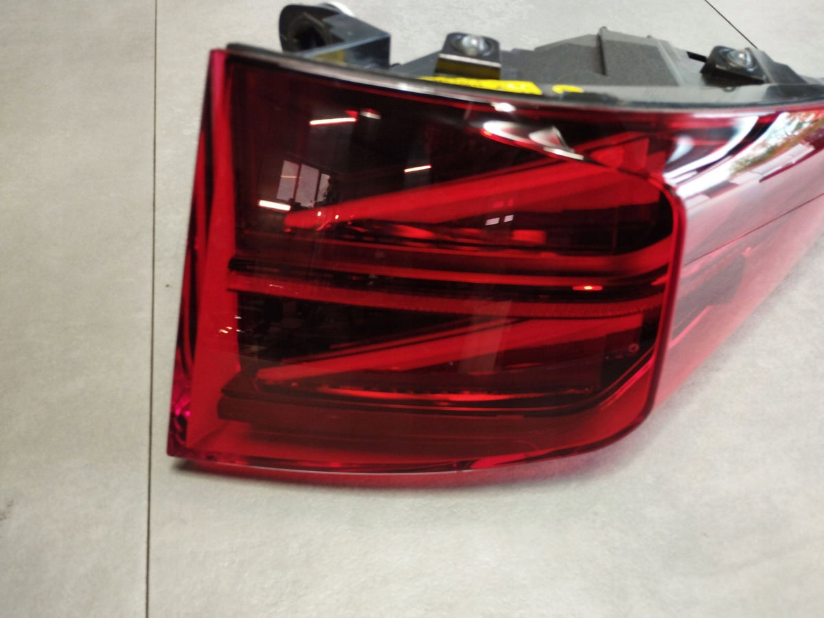 Cupra Formentor Lamp left rear 5FF945207A