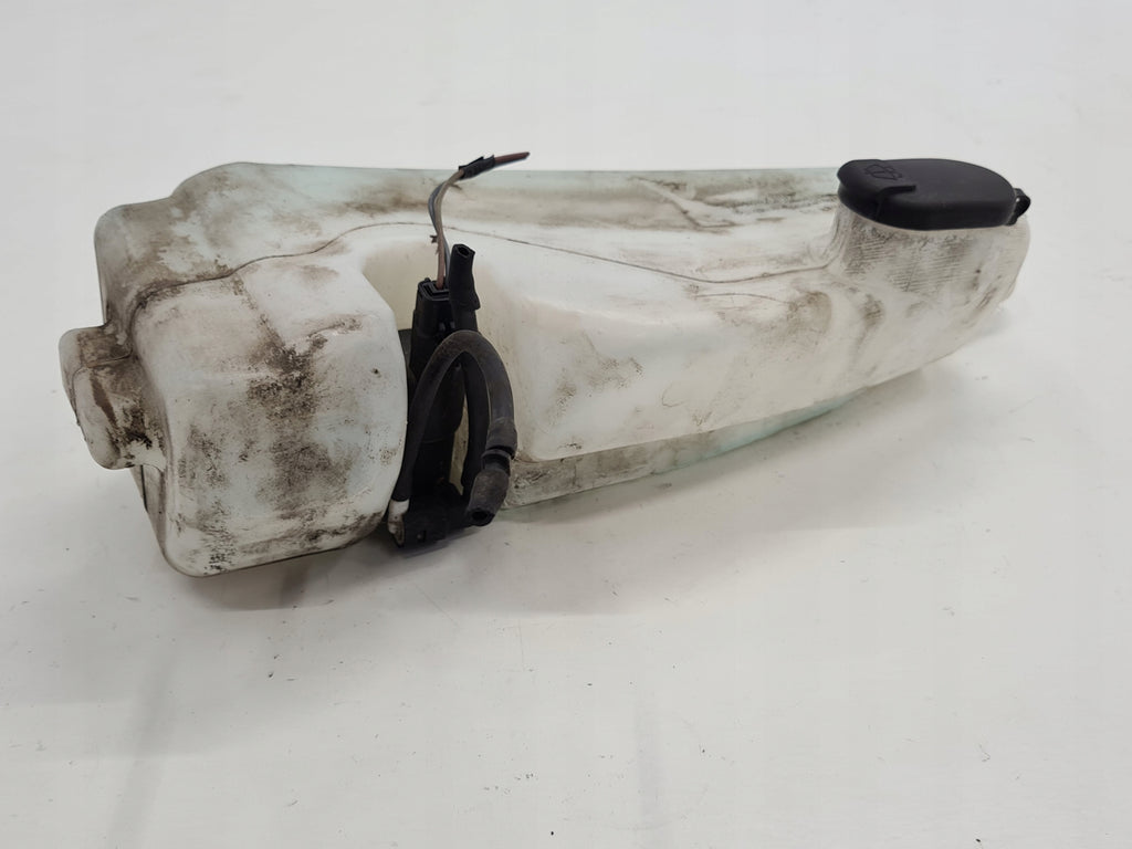 DACIA DUSTER AND WASHER RESERVOIR