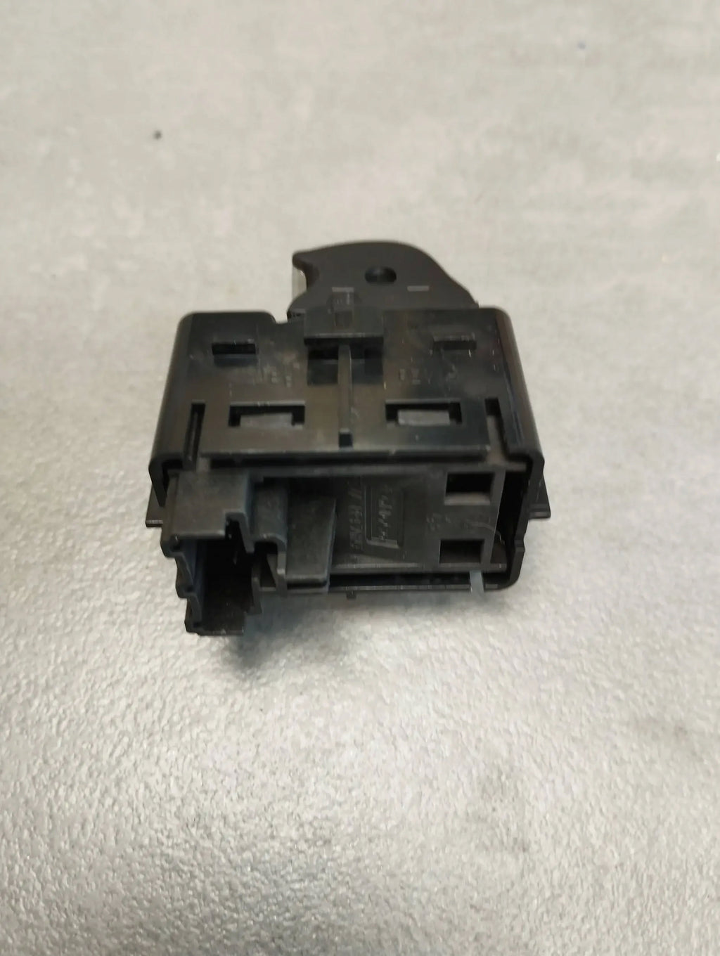 Ford Mondeo MK5 WINDOW SWITCH DG9T-14529-ABW
