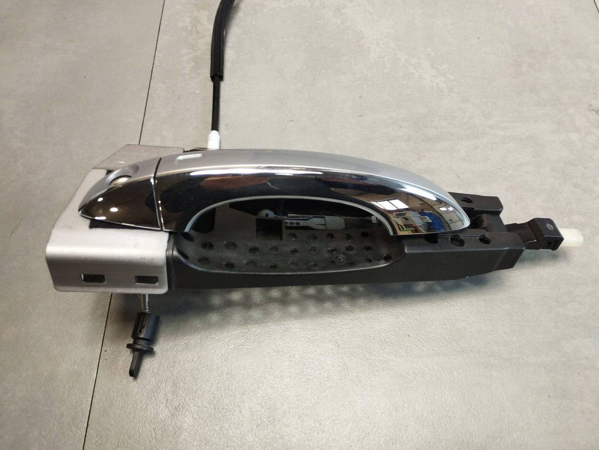 HANDLE LEFT FRONT KESSY CHROME LED 4H1837885