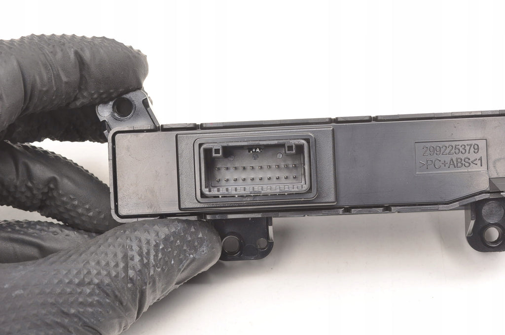 HYUNDAI BAYON SWITCH PANEL 93300Q0860