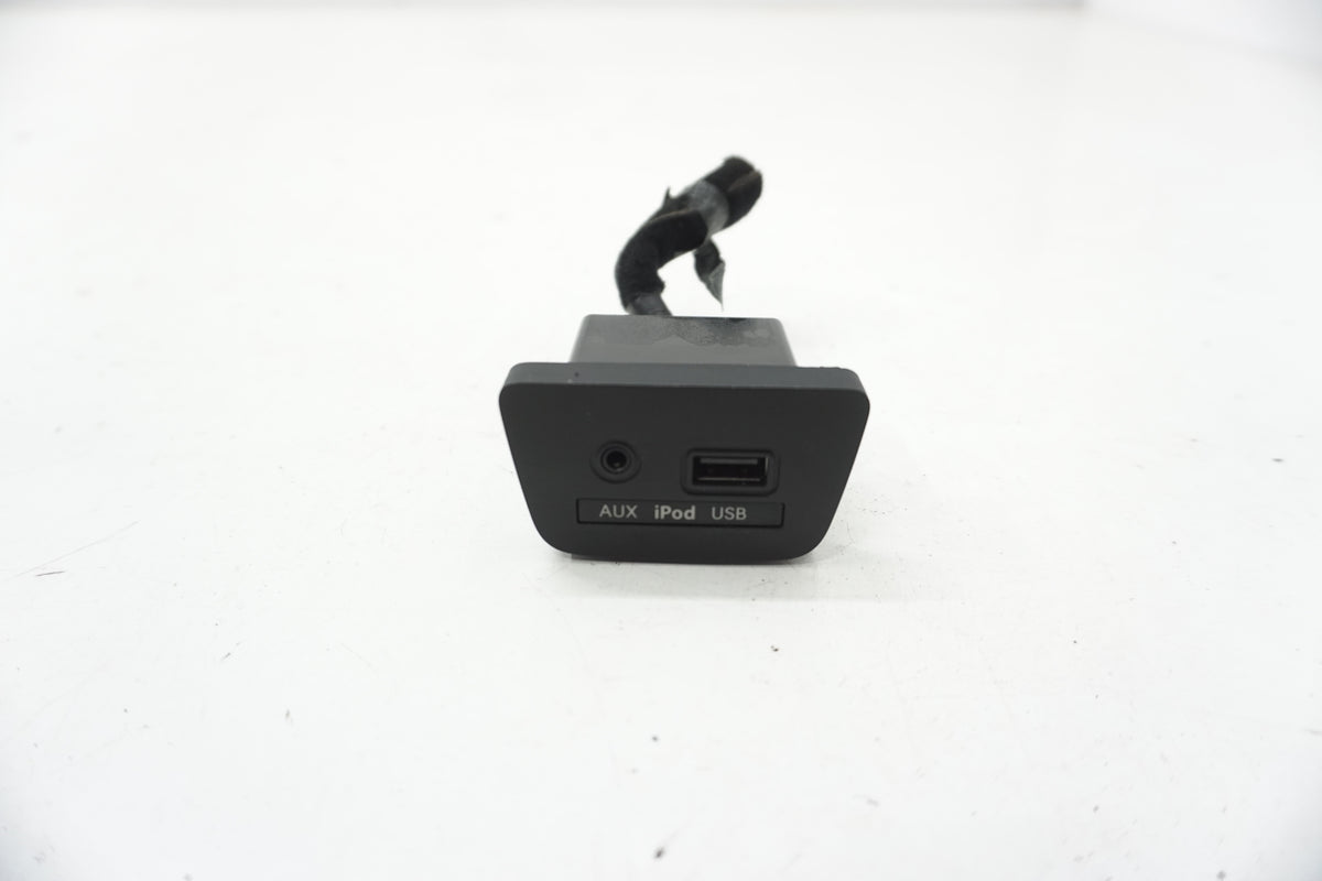 HYUNDAI I30 II USB SOCKET 96120-A5000