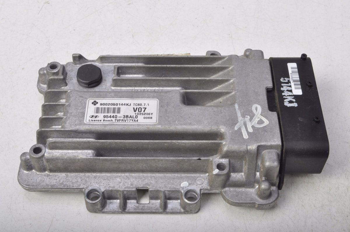 HYUNDAI I40 COMPUTER BOX 95440-3BAL0